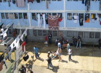 Despresurizar reclusorios trasladando reos peligrosos a una isla